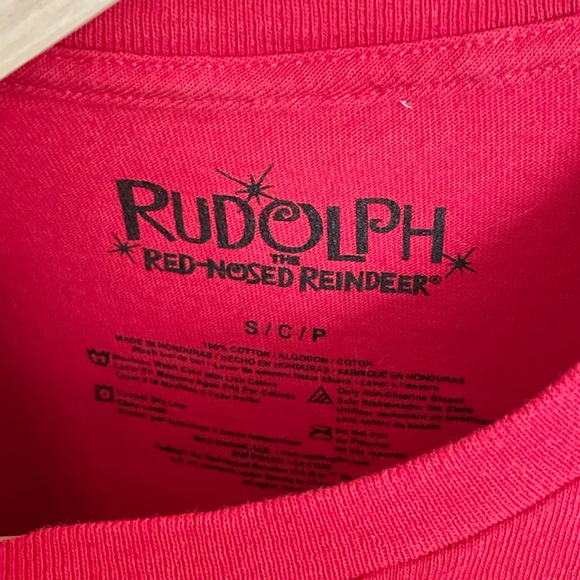NEW Rudolph The Red-Nosed Reindeer Is My Spirit Animal Red T Shirt Adult Small - Picture 4 of 4